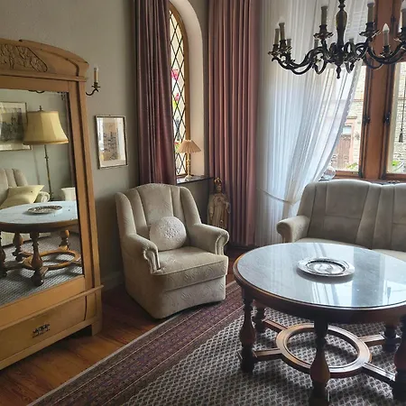 - Haus Hubertus