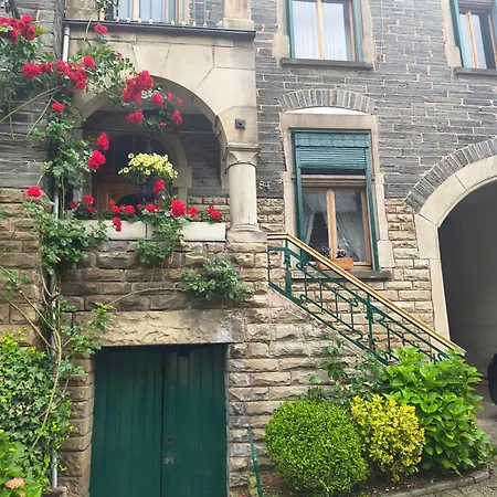- Haus Hubertus Apartment
