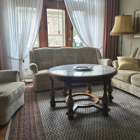 - Haus Hubertus